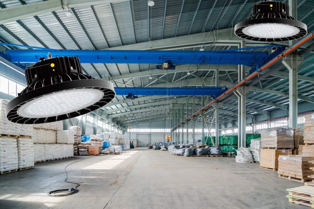 5 Advantages of Using High Bay LED Lights in a Warehouse