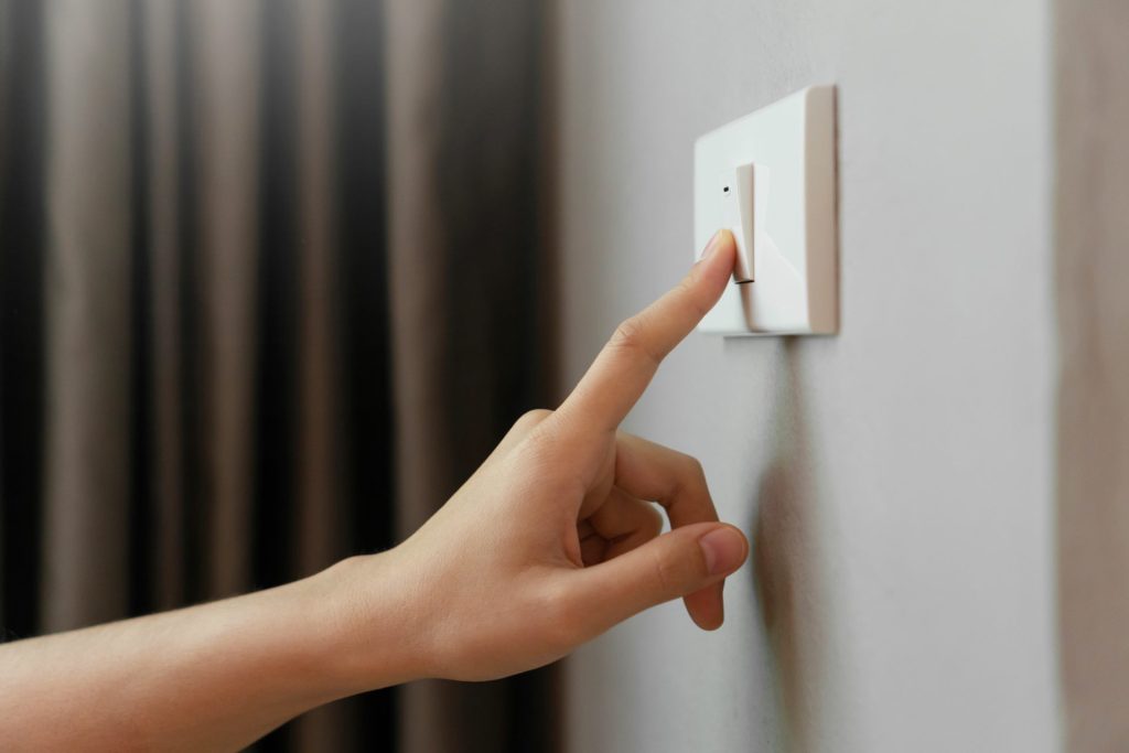 ways to save money on energy bills feature image
