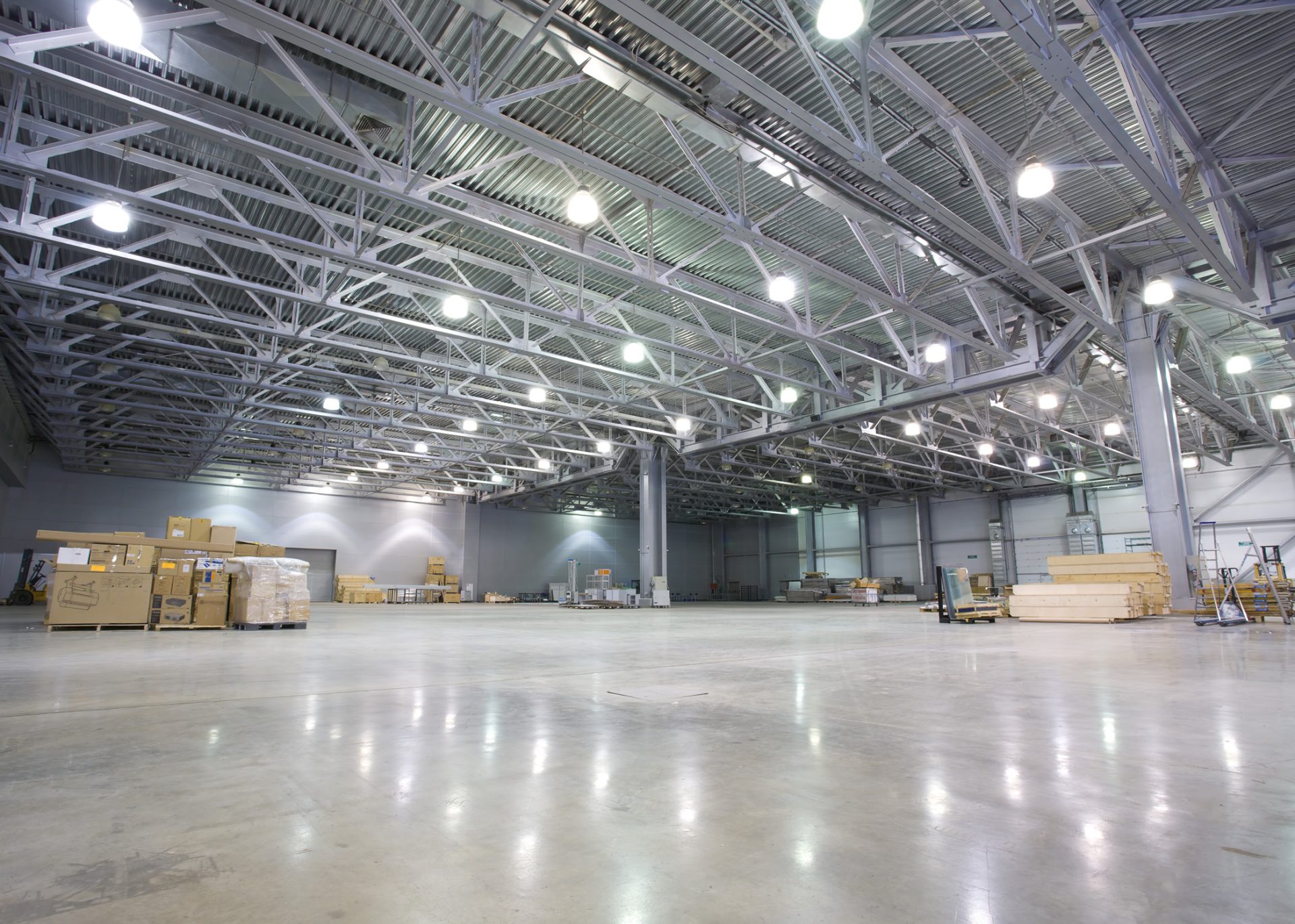 5 Reasons to Consider LEDs For Warehouse Lighting