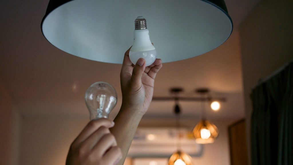 energy saving light bulbs