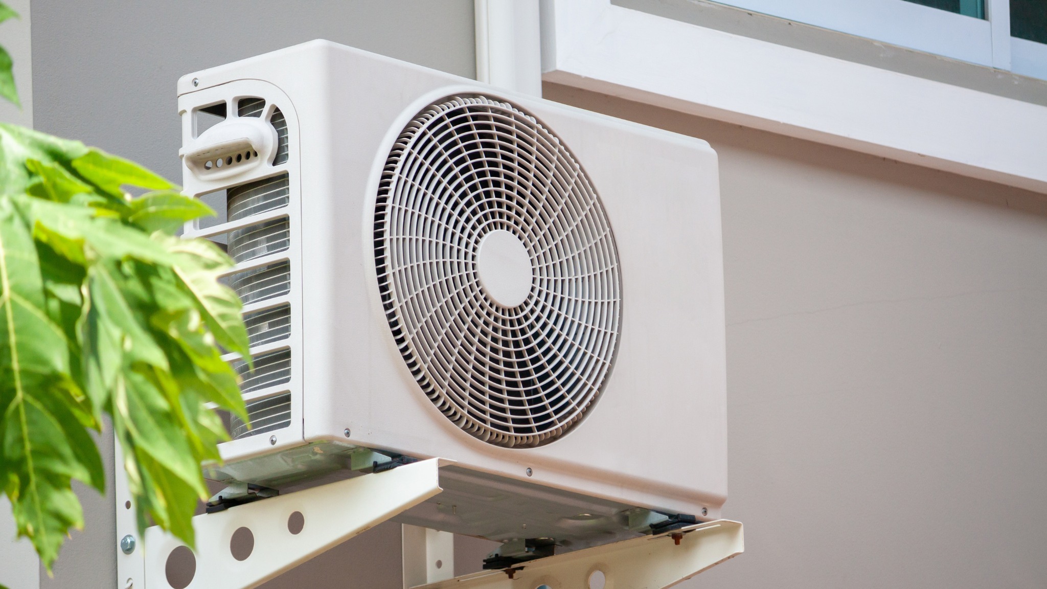 How Much Electricity Does an AC Use?